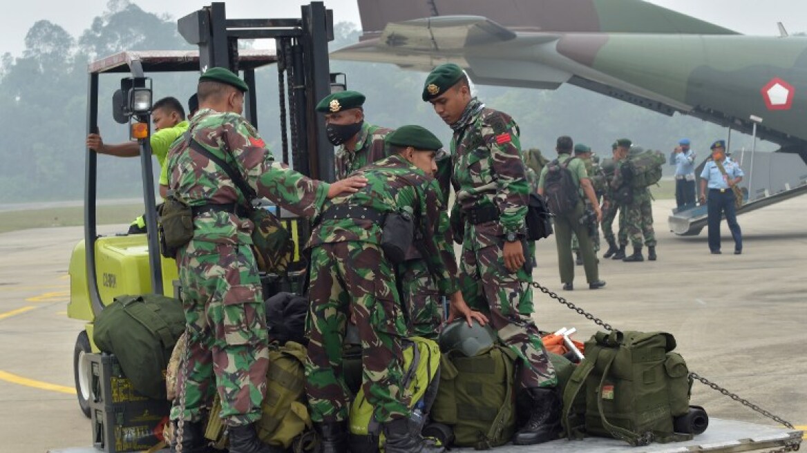 Ινδονησία: Ο στρατός διέψευσε τα σενάρια περί επικείμενου πραξικοπήματος